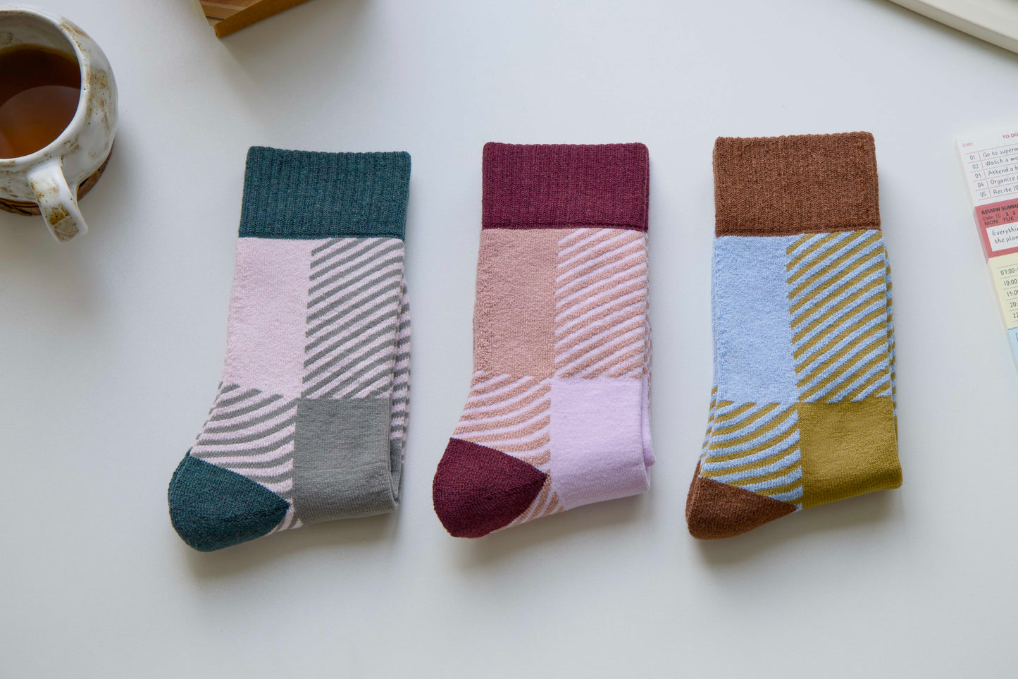 2-Pack Unisex Wool Blend Crew Socks – Retro Geometric Colour-Block Style