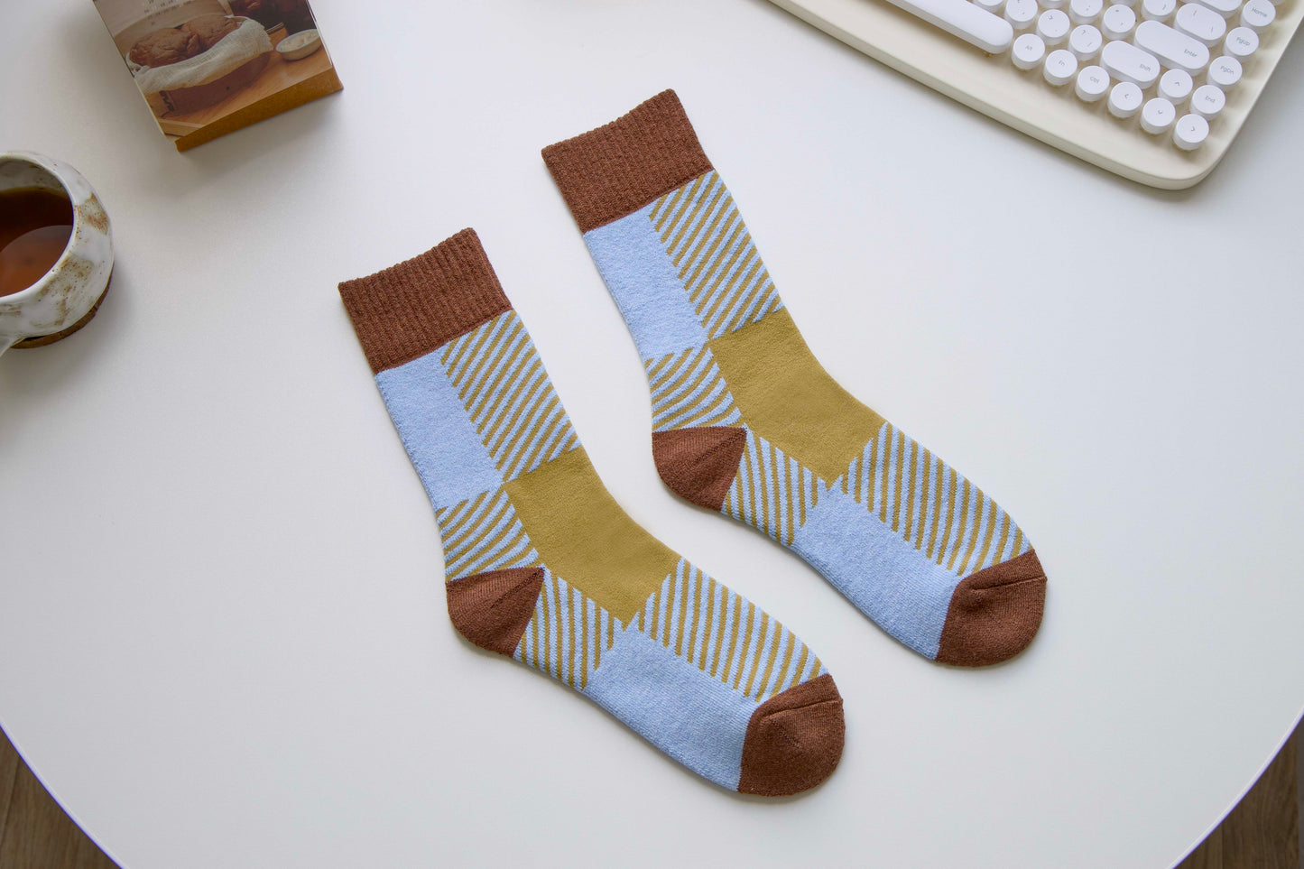 2-Pack Unisex Wool Blend Crew Socks – Retro Geometric Colour-Block Style