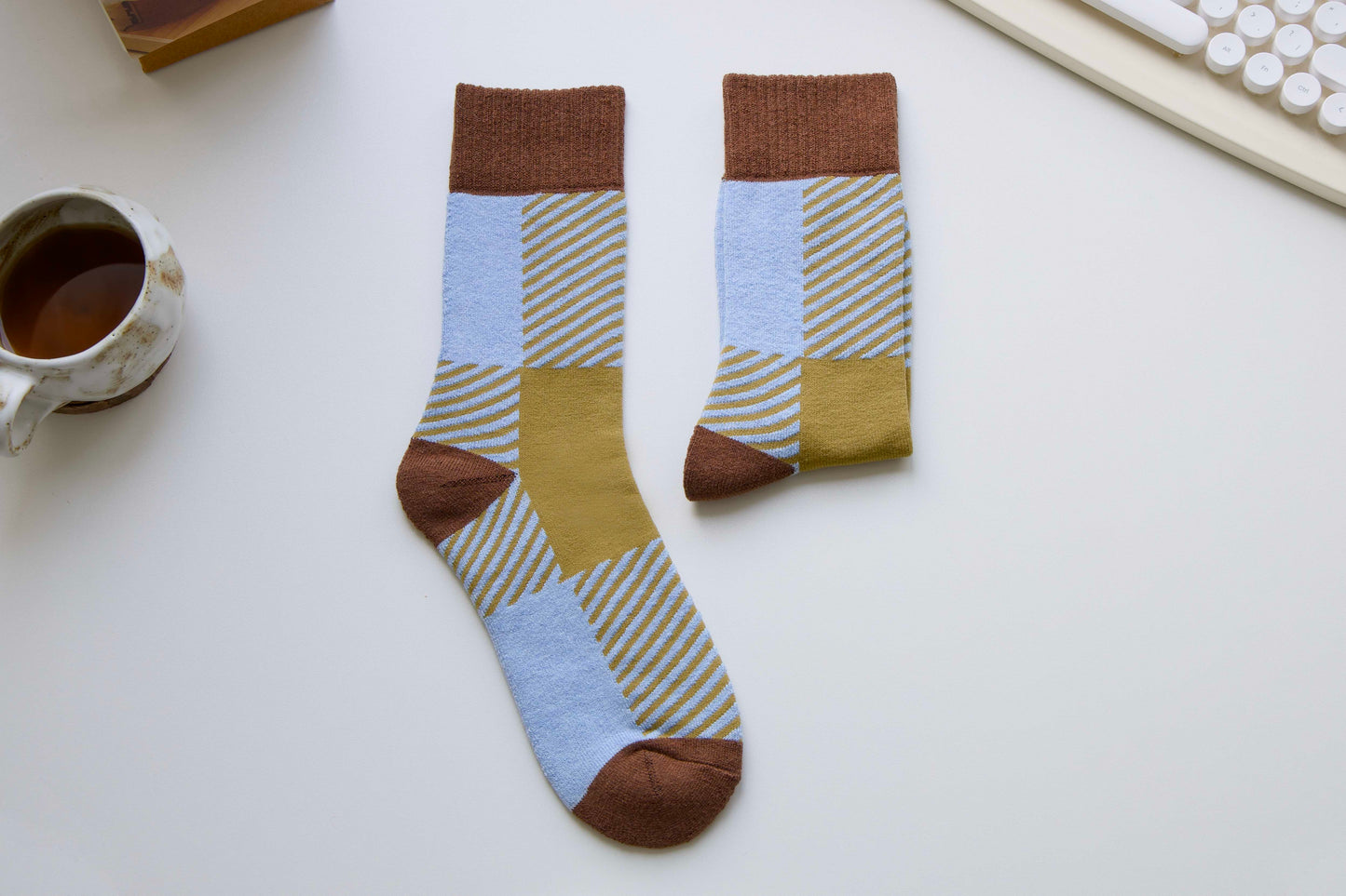 2-Pack Unisex Wool Blend Crew Socks – Retro Geometric Colour-Block Style