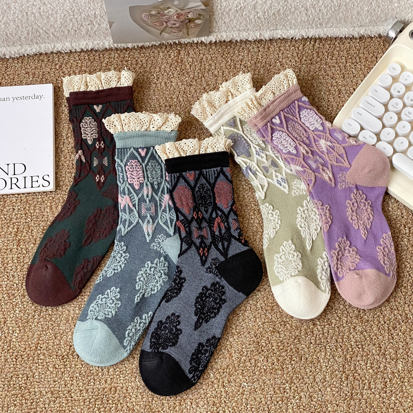 2-Pack All-Season Vintage Lace-Trimmed Cotton Crew Socks for Women - Elegant Style
