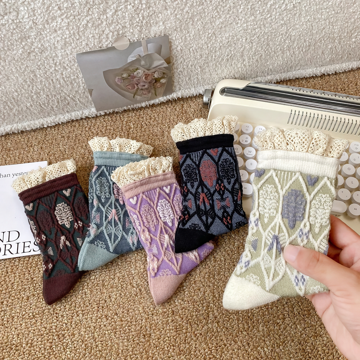 2-Pack All-Season Vintage Lace-Trimmed Cotton Crew Socks for Women - Elegant Style