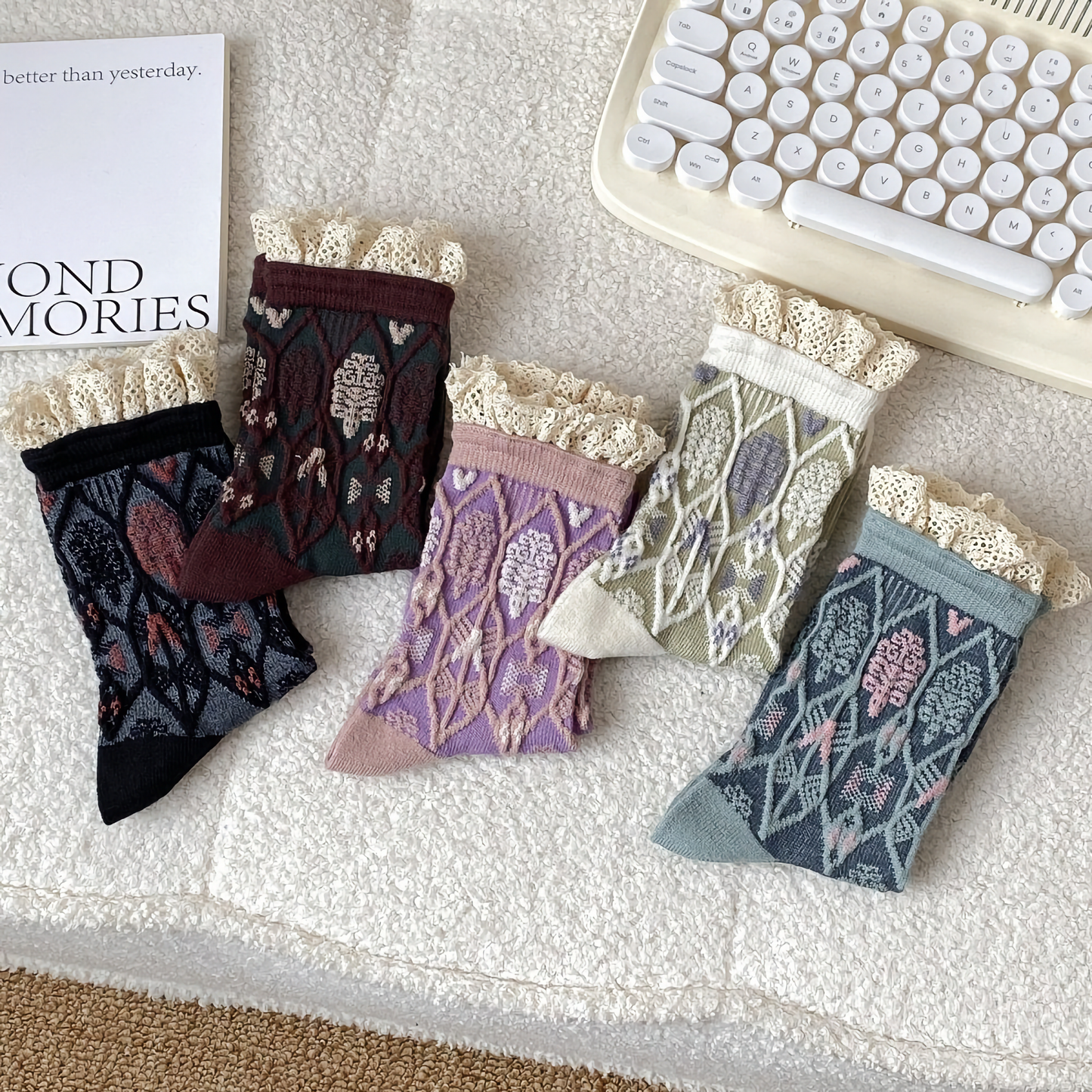 2-Pack All-Season Vintage Lace-Trimmed Cotton Crew Socks for Women - Elegant Style