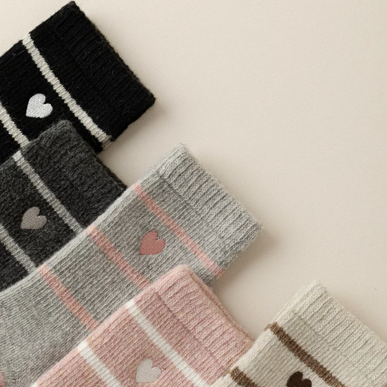 2-Pack Women's Wool Socks - Retro, Heart Embroidery, Warm & Cozy