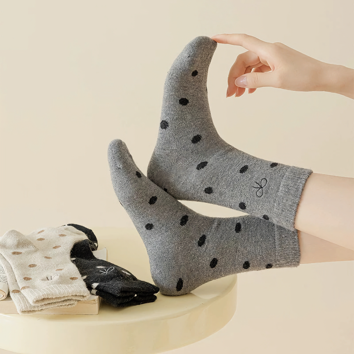 2-Pack Winter Wool Crew Socks for Women - Embroidered Bow & Polka Dot Design