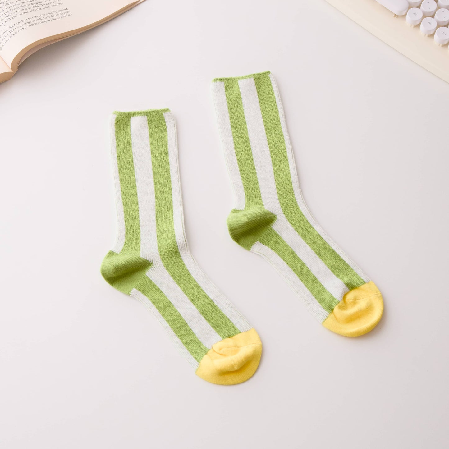 2-Pack Women’s Cotton Striped Crew Socks – Contrast Toe