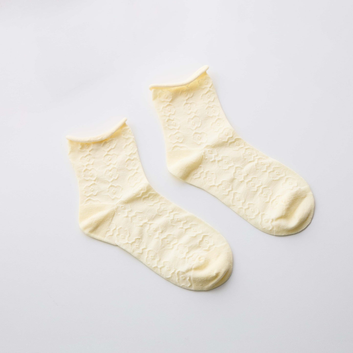 2-Pack Women’s Cotton-Rich Floral Crew Socks – Lightweight