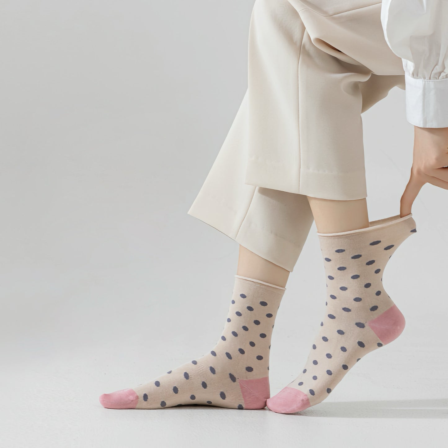 2-Pack Women's Mulberry Silk Socks - Breathable & Soft, Polka Dot