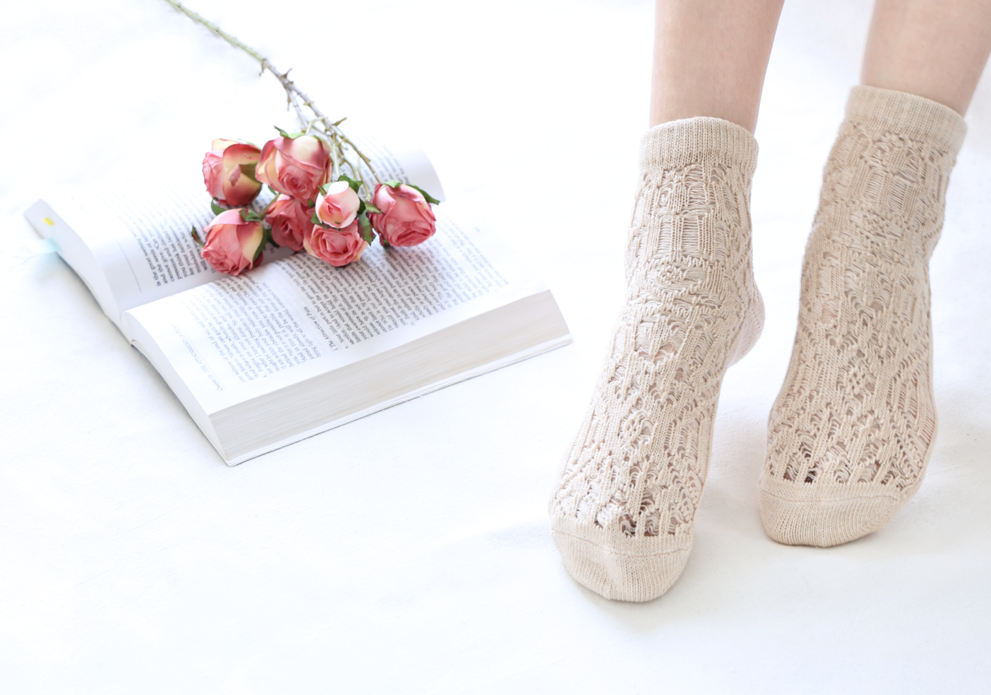 2-Pack Women's Retro Lace Cotton Socks – Short Crew Style