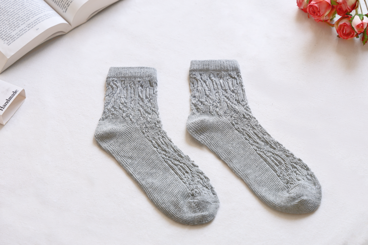 2-Pack Women's Retro Lace Cotton Socks – Short Crew Style