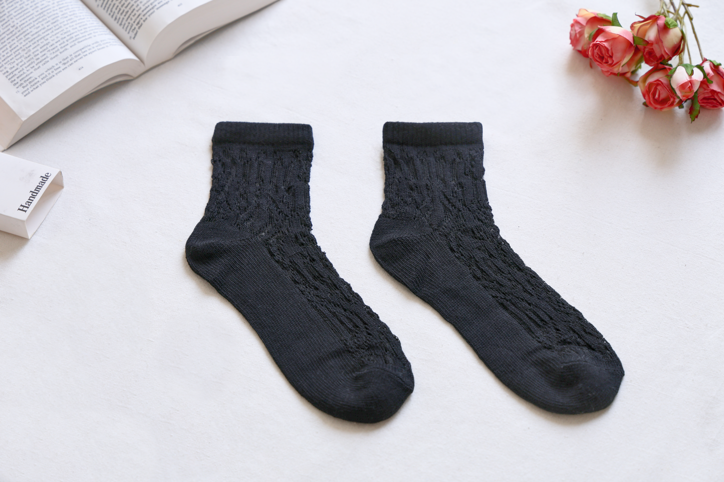 2-Pack Women's Retro Lace Cotton Socks – Short Crew Style