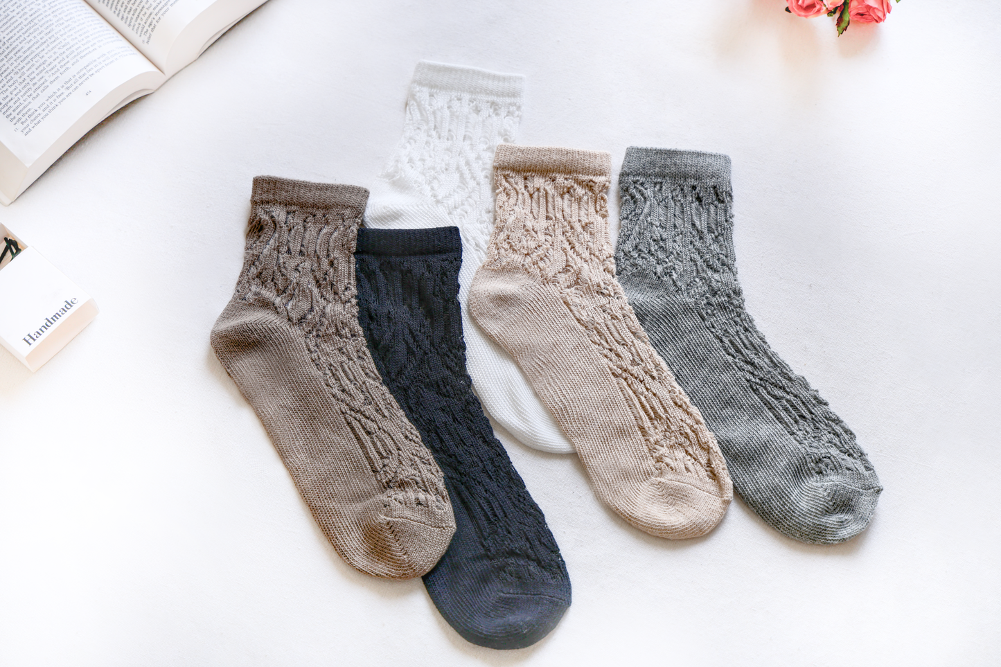 2-Pack Women's Retro Lace Cotton Socks – Short Crew Style