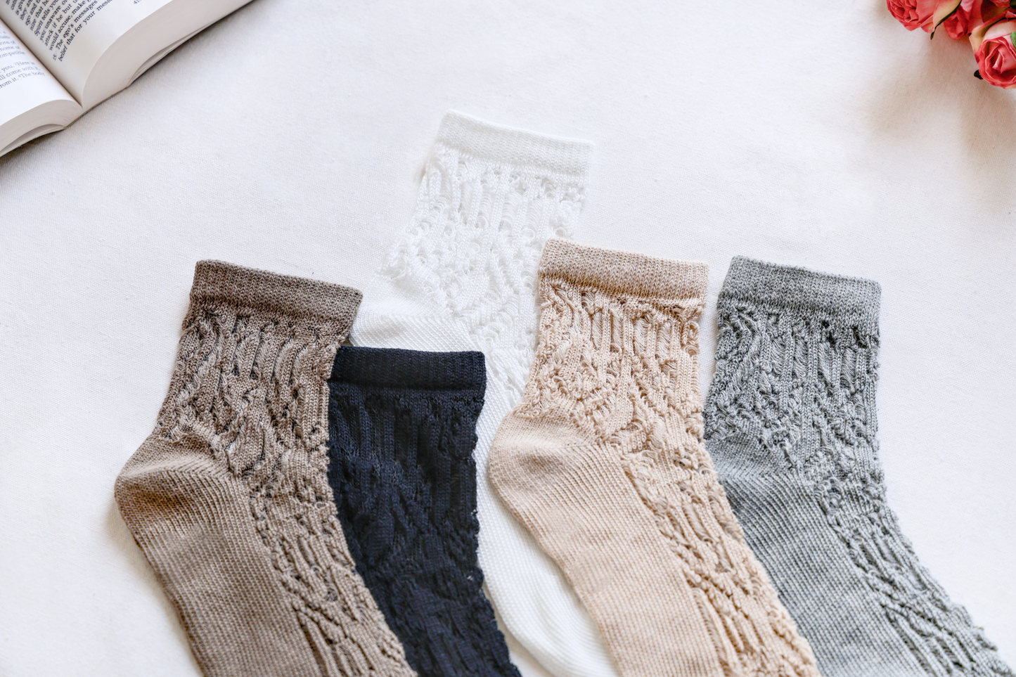 2-Pack Women's Retro Lace Cotton Socks – Short Crew Style