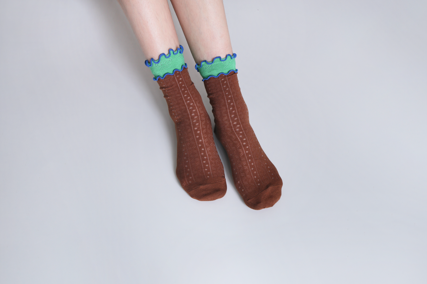 2-Pack Women's Ruffle Trim Cotton Socks - Lightweight & Colorblock