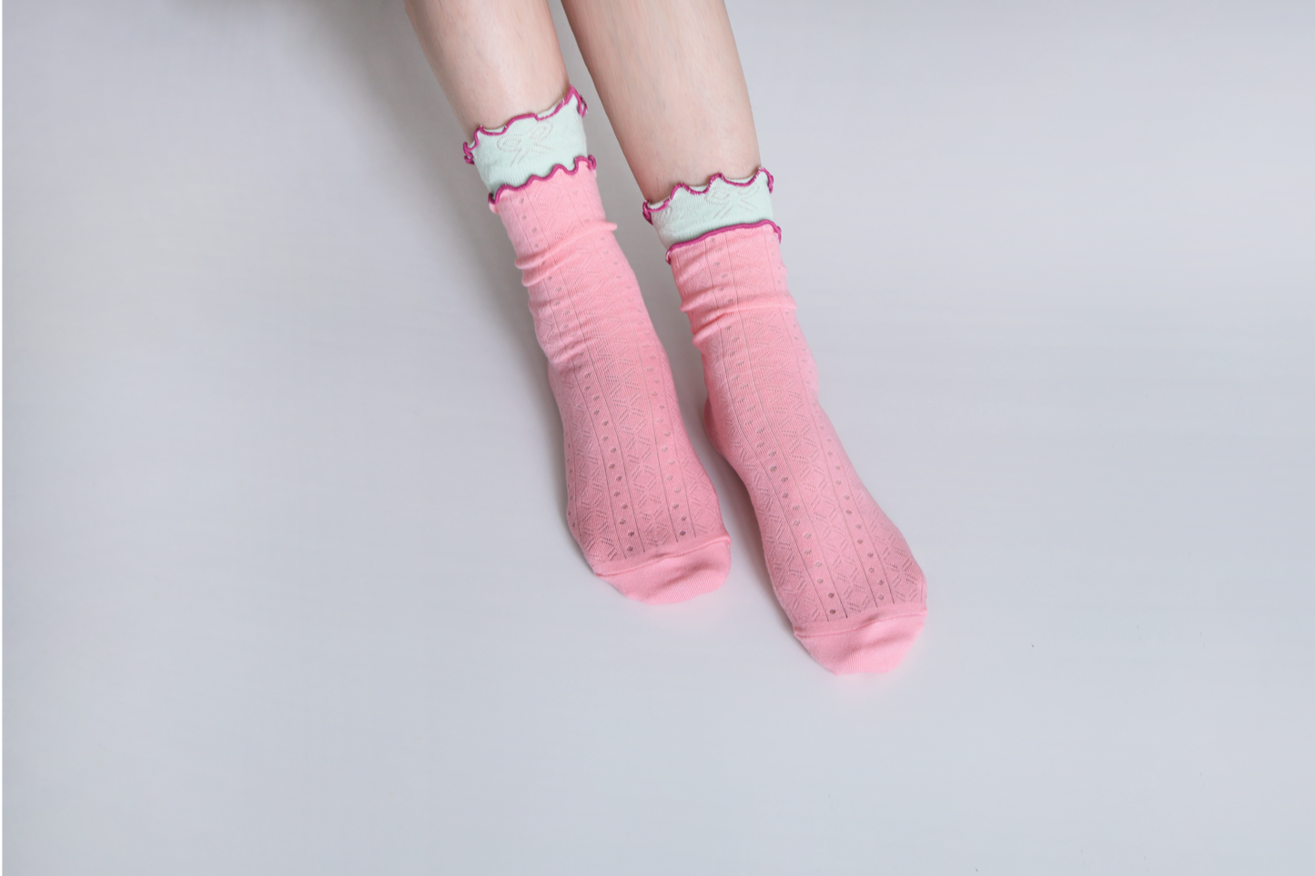 2-Pack Women's Ruffle Trim Cotton Socks - Lightweight & Colorblock