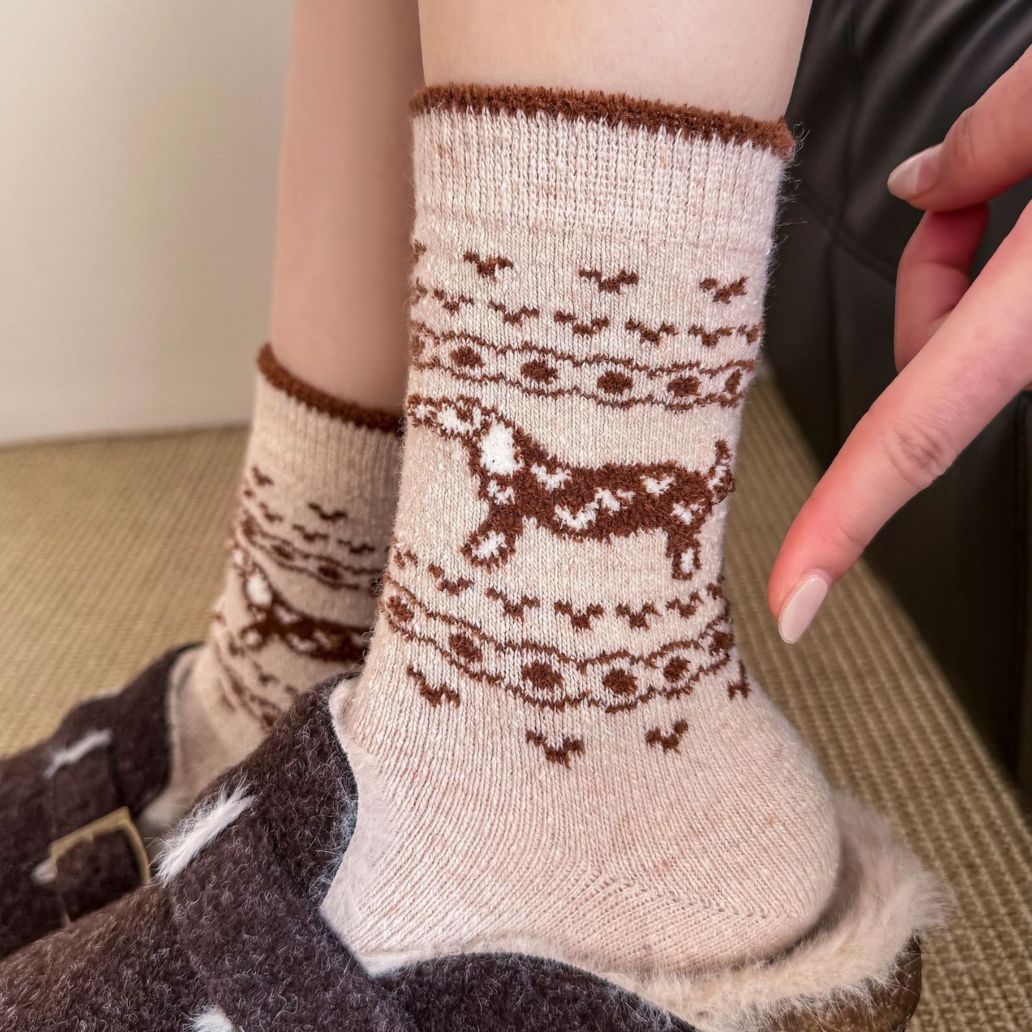 2-Pack Women's Wool Socks - Warm Dachshund Pattern Winter Socks