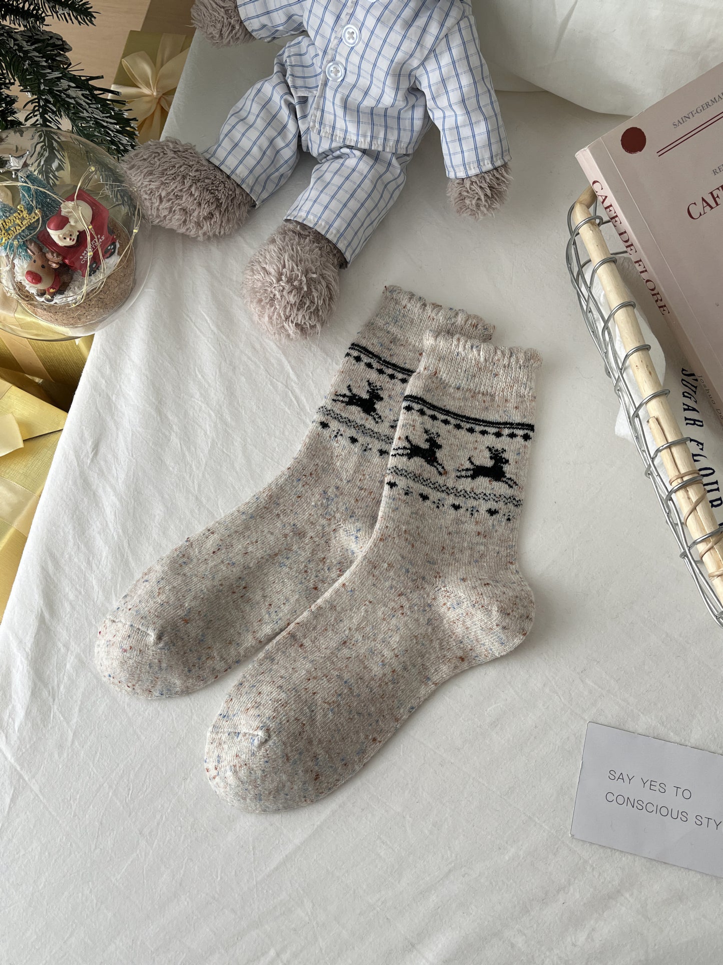 2-Pack Women's Wool Socks - Warm Reindeer Design for Fall & Winter