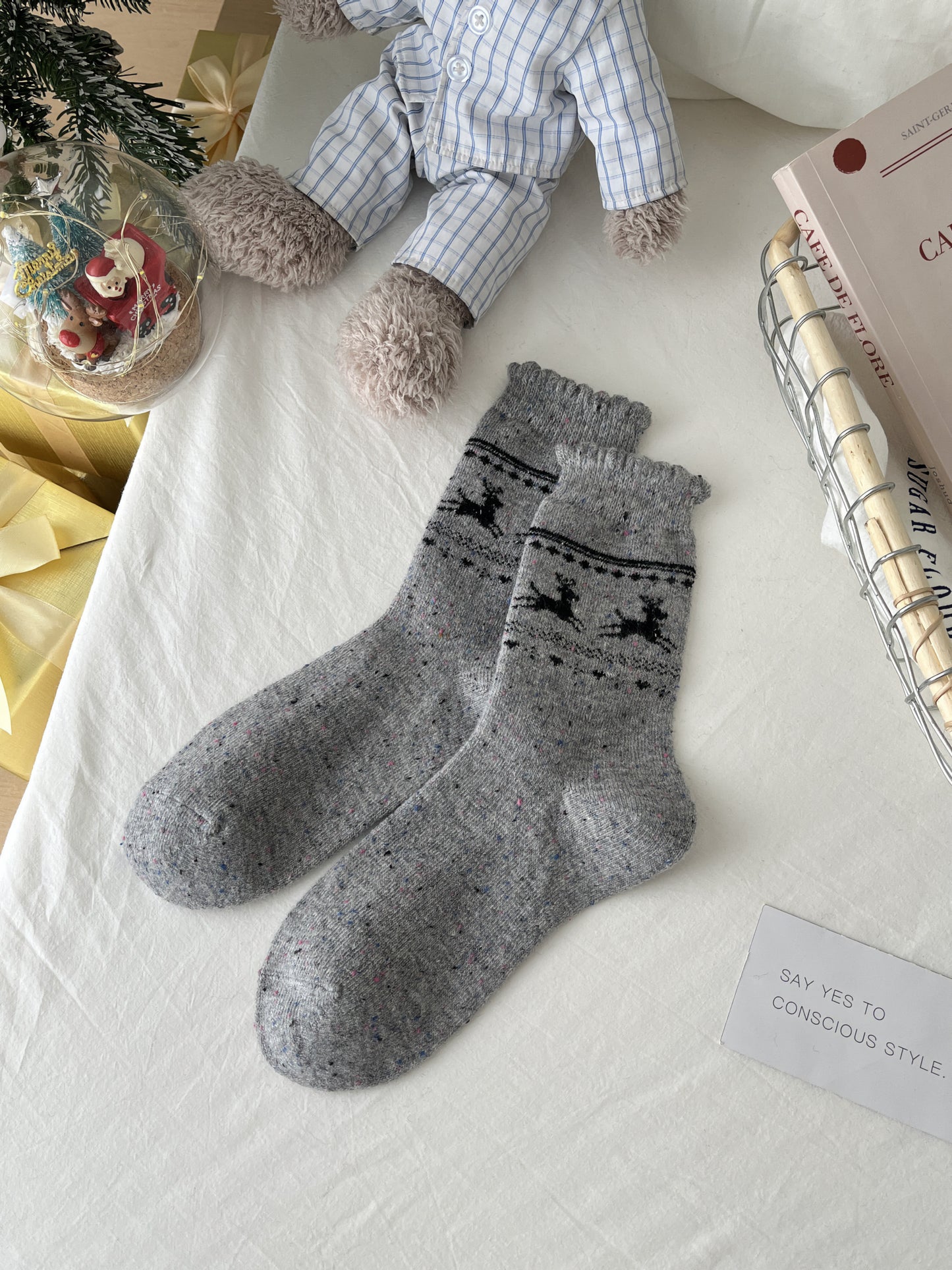 2-Pack Women's Wool Socks - Warm Reindeer Design for Fall & Winter