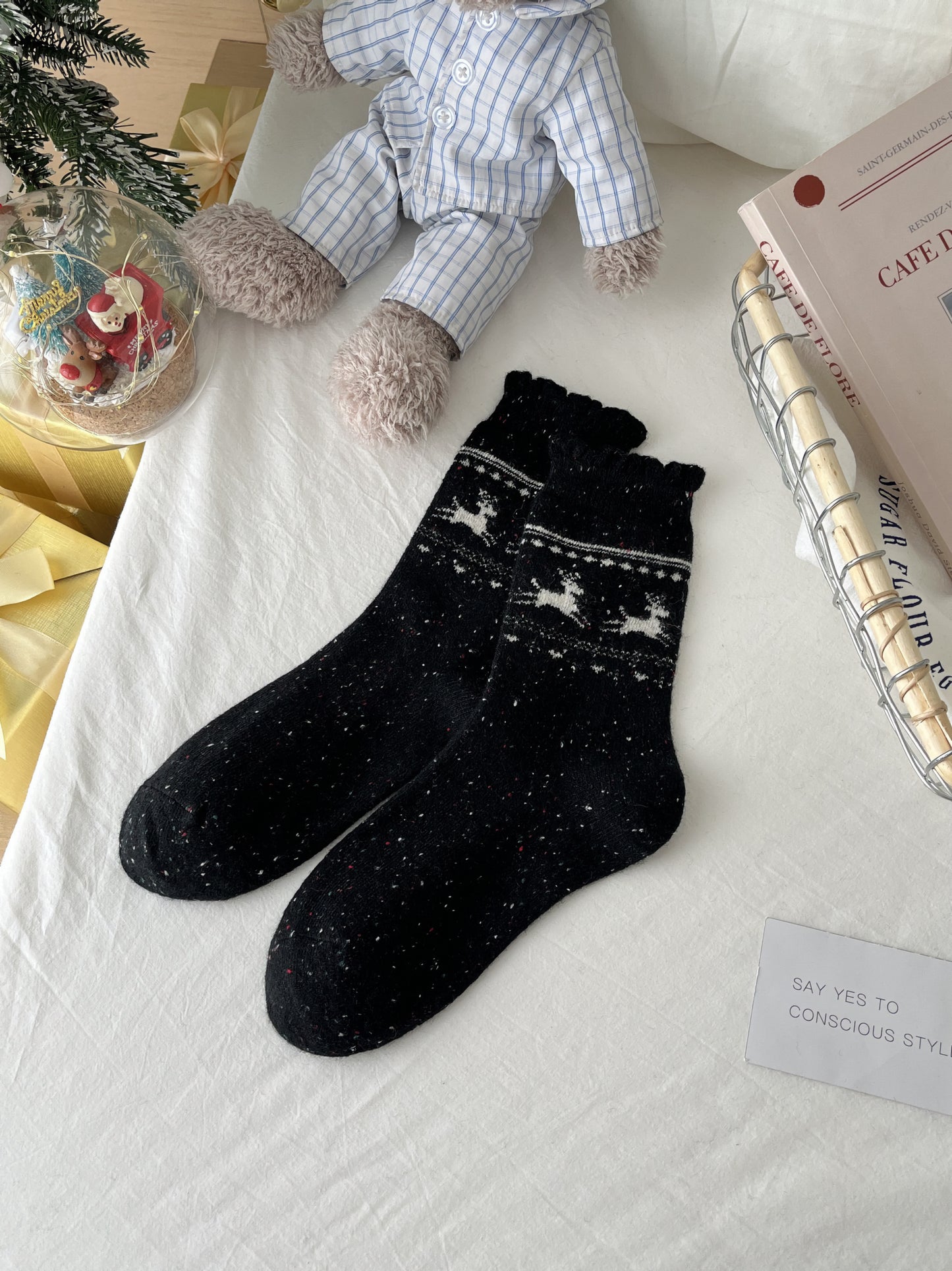 2-Pack Women's Wool Socks - Warm Reindeer Design for Fall & Winter