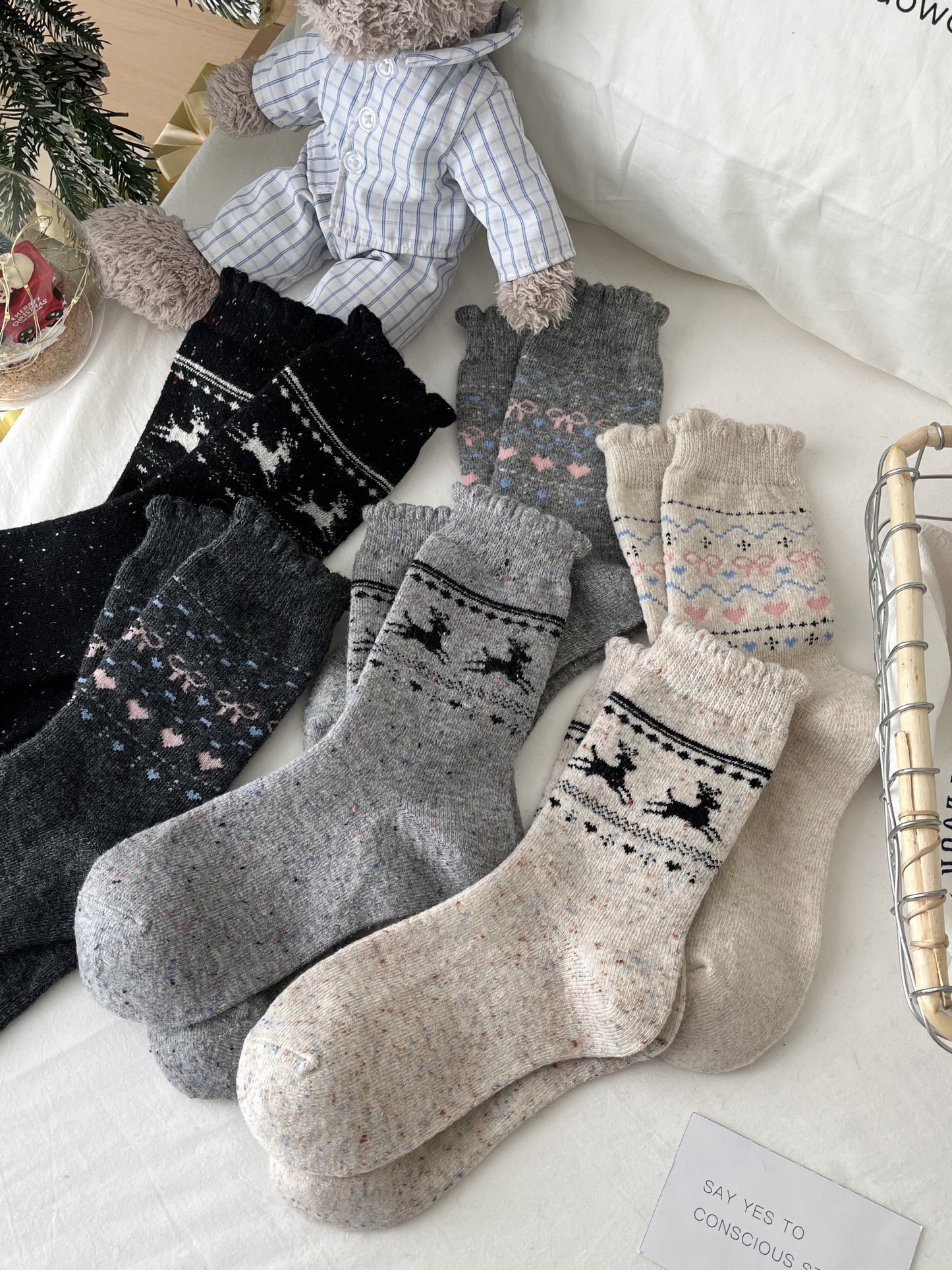 2-Pack Women's Wool Socks - Warm Reindeer Design for Fall & Winter