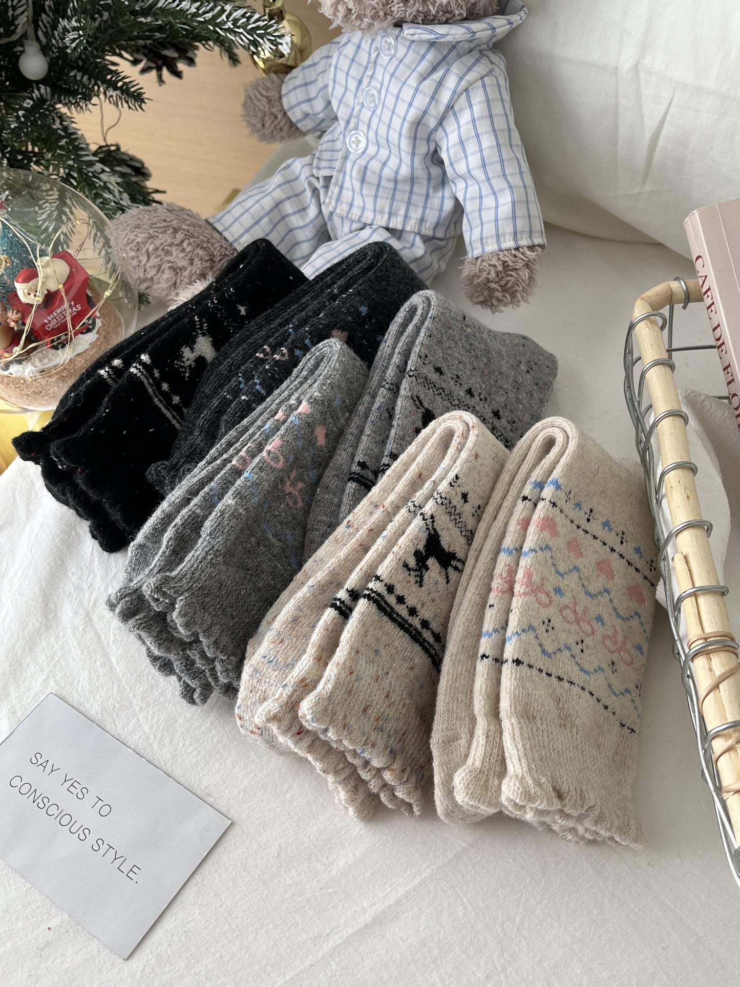 2-Pack Women's Wool Socks - Warm Reindeer Design for Fall & Winter