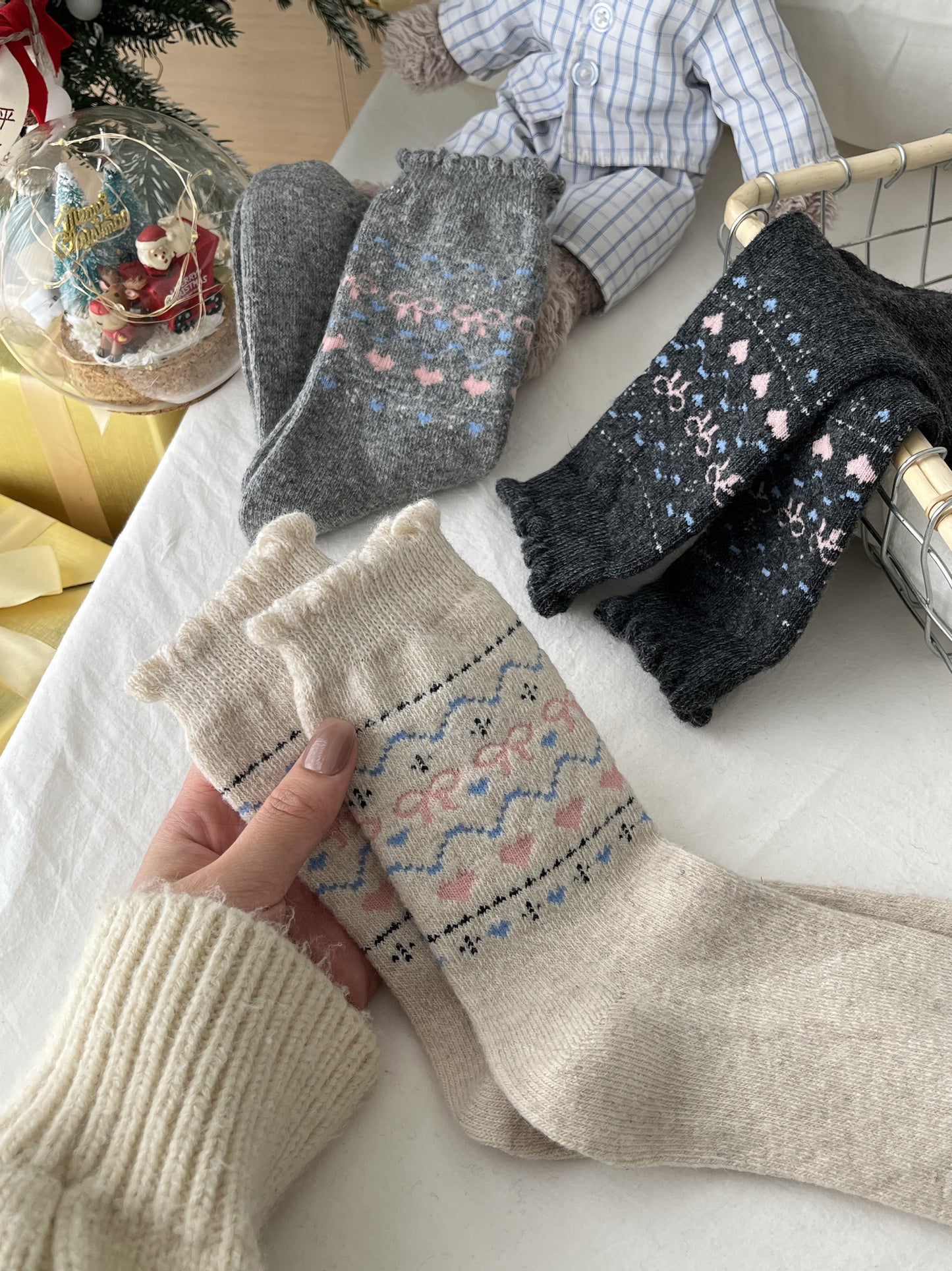 2-Pack Women's Wool Socks - Warm Bow & Heart Design for Valentine’s