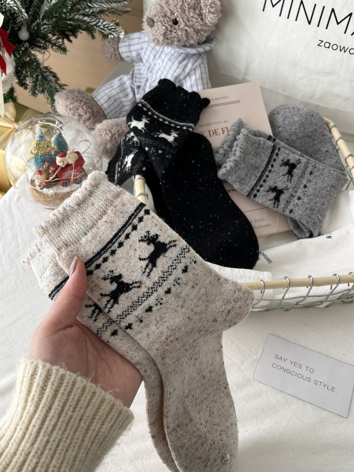 2-Pack Women's Wool Socks - Warm Reindeer Design for Fall & Winter