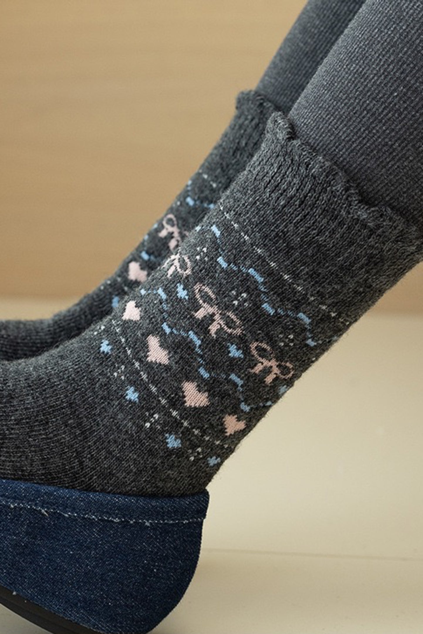 2-Pack Women's Wool Socks - Warm Bow & Heart Design for Valentine’s