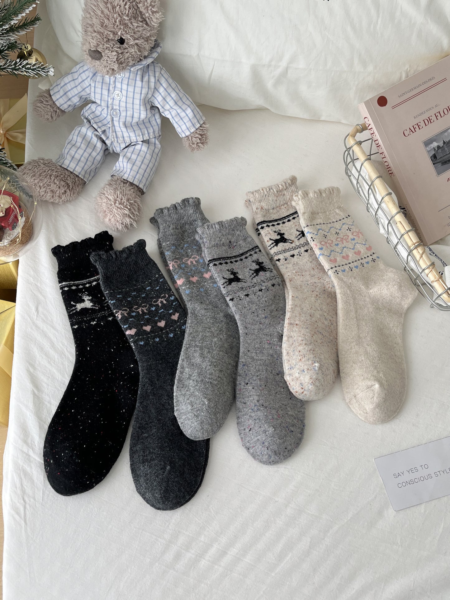 2-Pack Women's Wool Socks - Warm Reindeer Design for Fall & Winter