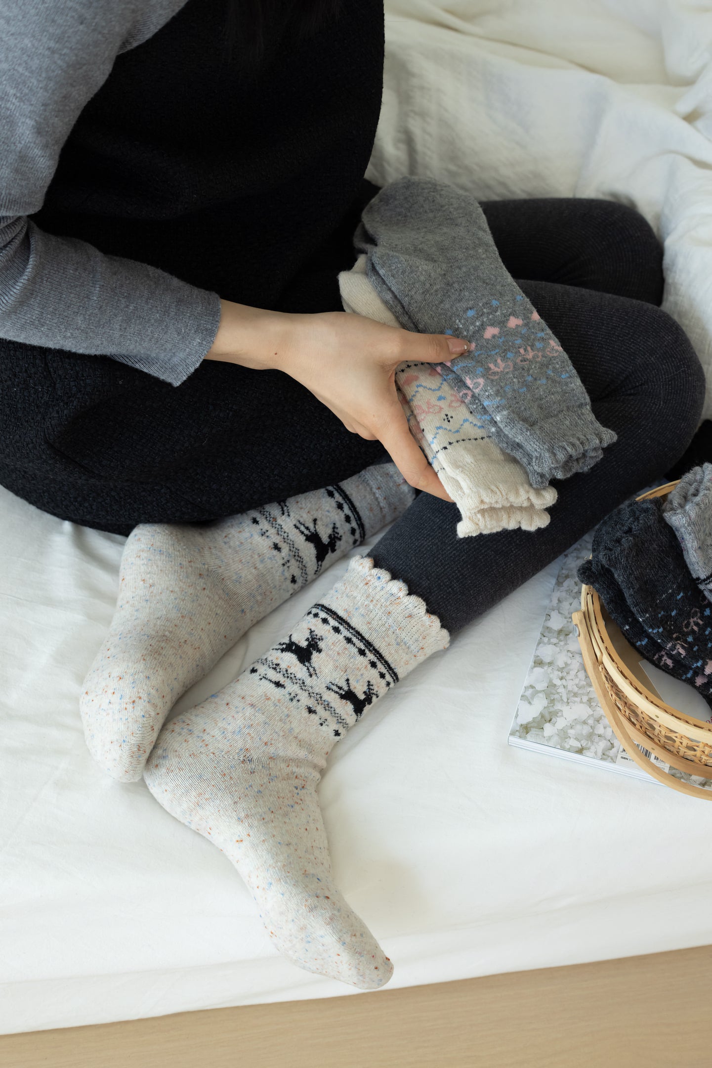 2-Pack Women's Wool Socks - Warm Reindeer Design for Fall & Winter