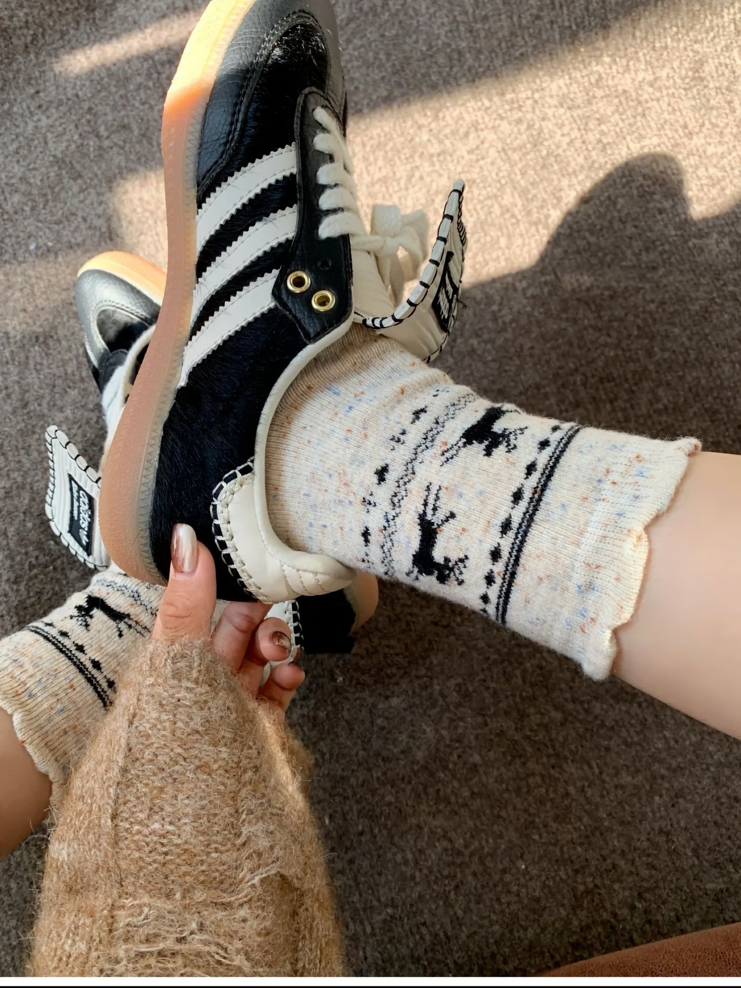 2-Pack Women's Wool Socks - Warm Reindeer Design for Fall & Winter