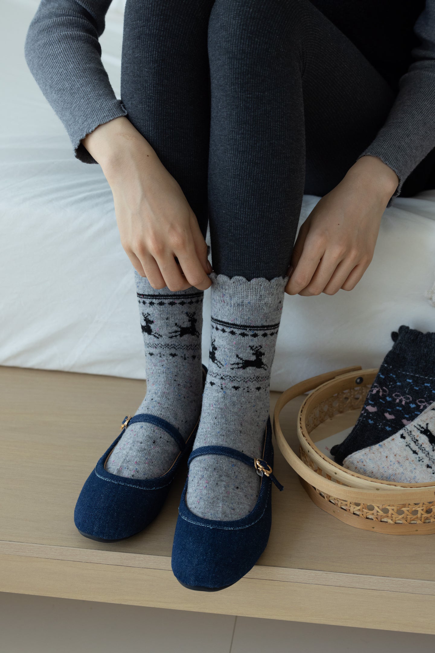 2-Pack Women's Wool Socks - Warm Reindeer Design for Fall & Winter