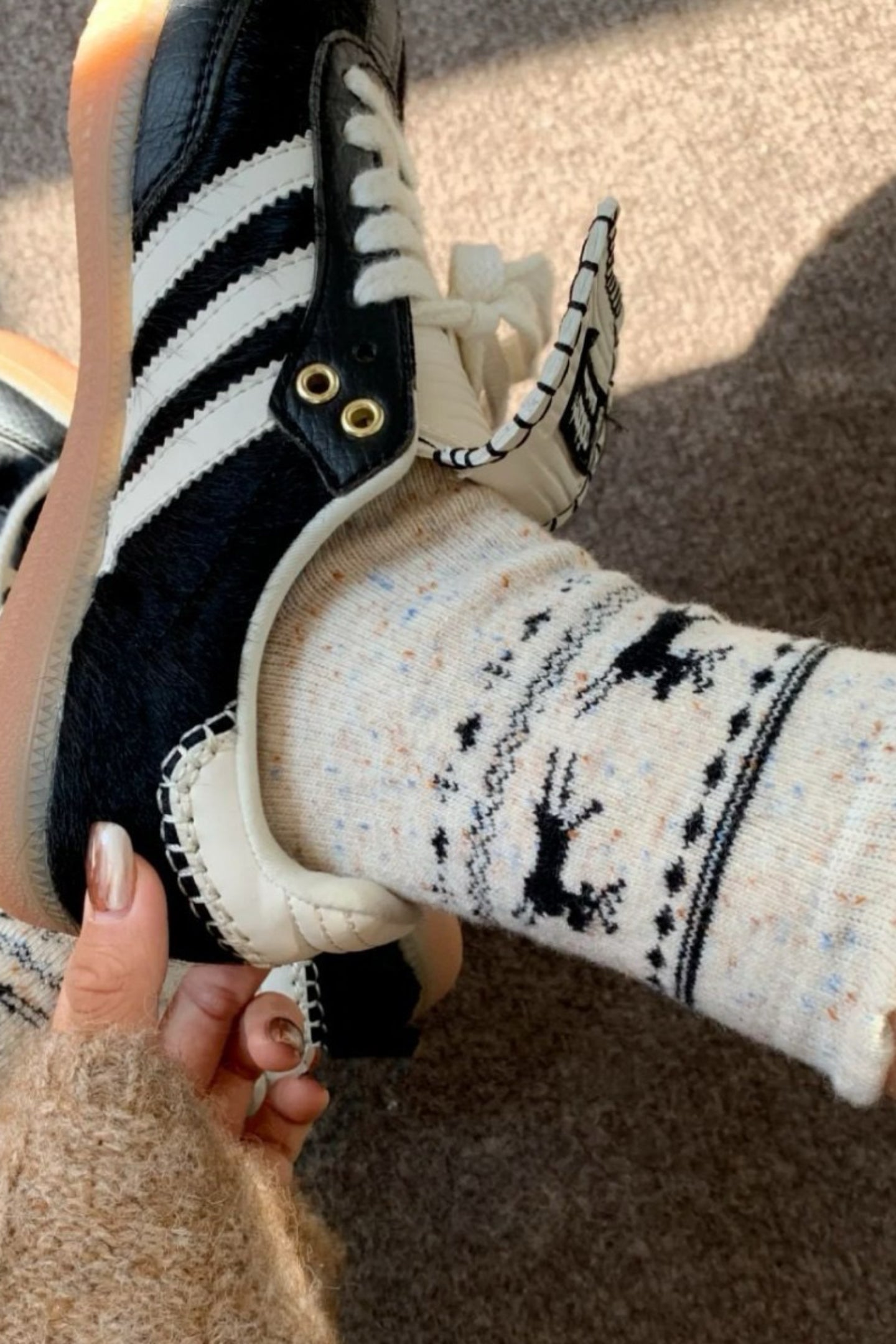 2-Pack Women's Wool Socks - Warm Reindeer Design for Fall & Winter