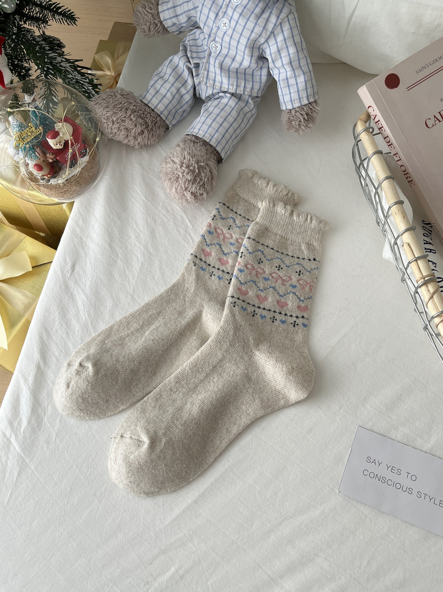 2-Pack Women's Wool Socks - Warm Bow & Heart Design for Valentine’s