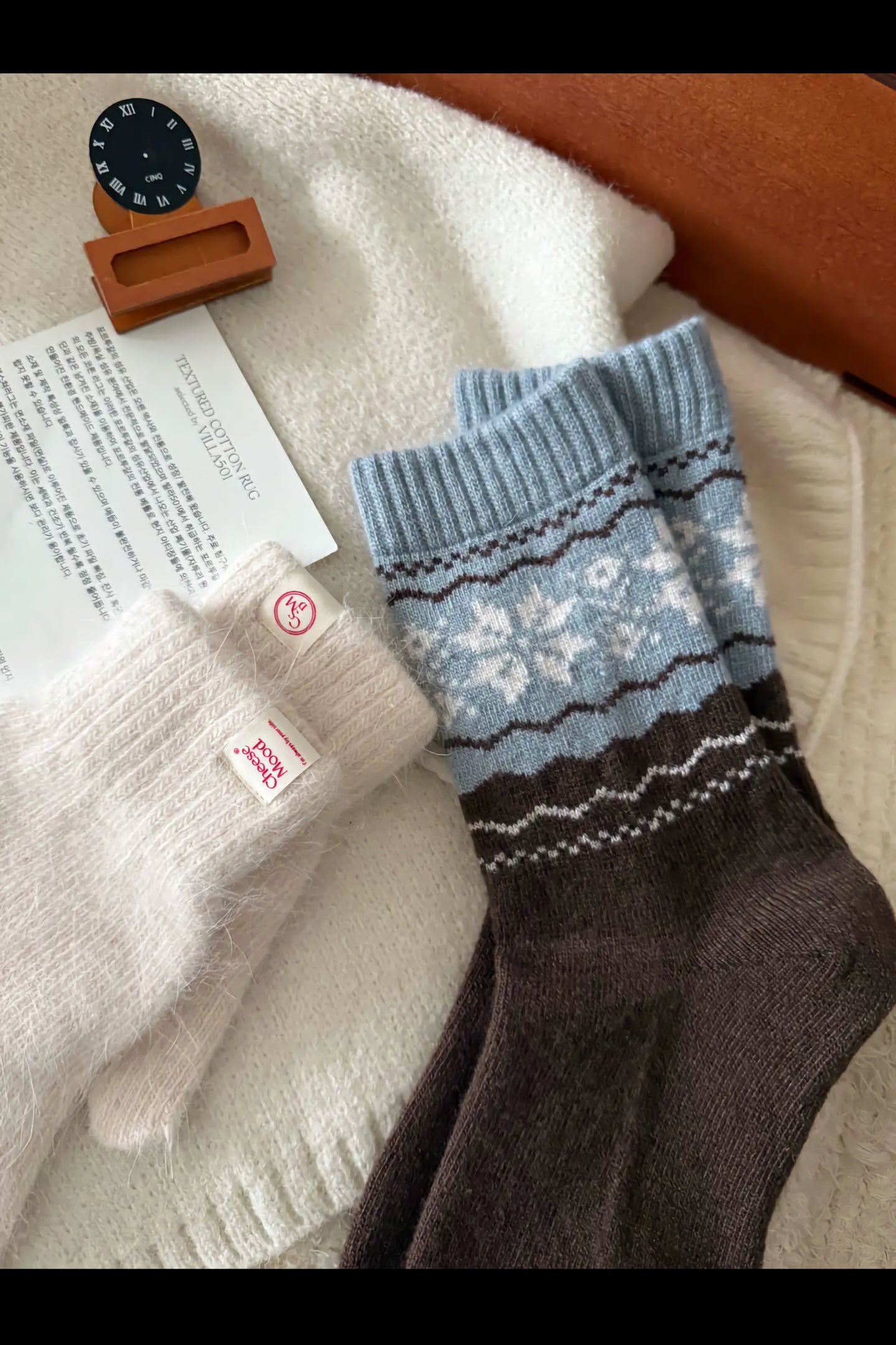 2-Pack Women's Wool Socks - Warm Snowflake Design for Winter