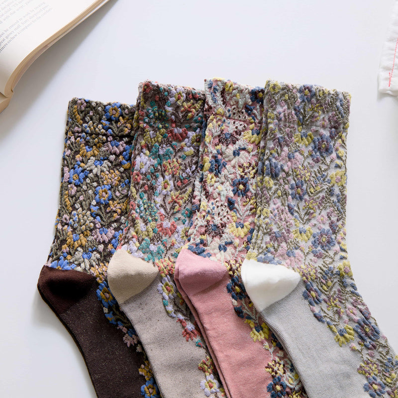 Soft Vintage Charm: Retro Floral Cotton Socks for Everyday Comfort