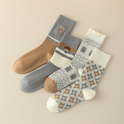 2-Pack Women's Grey Cotton Socks: Stylish Bear Pattern for Cozy Comfort