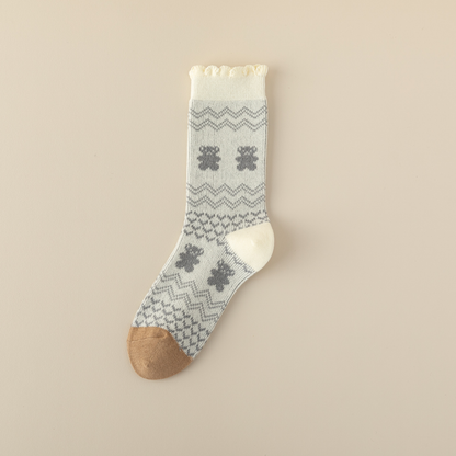 2-Pack Women's Grey Cotton Socks: Stylish Bear Pattern for Cozy Comfort