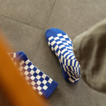 2-Pack CheckerBoard Socks: Warm Knitted Cotton Comfort for Every Step