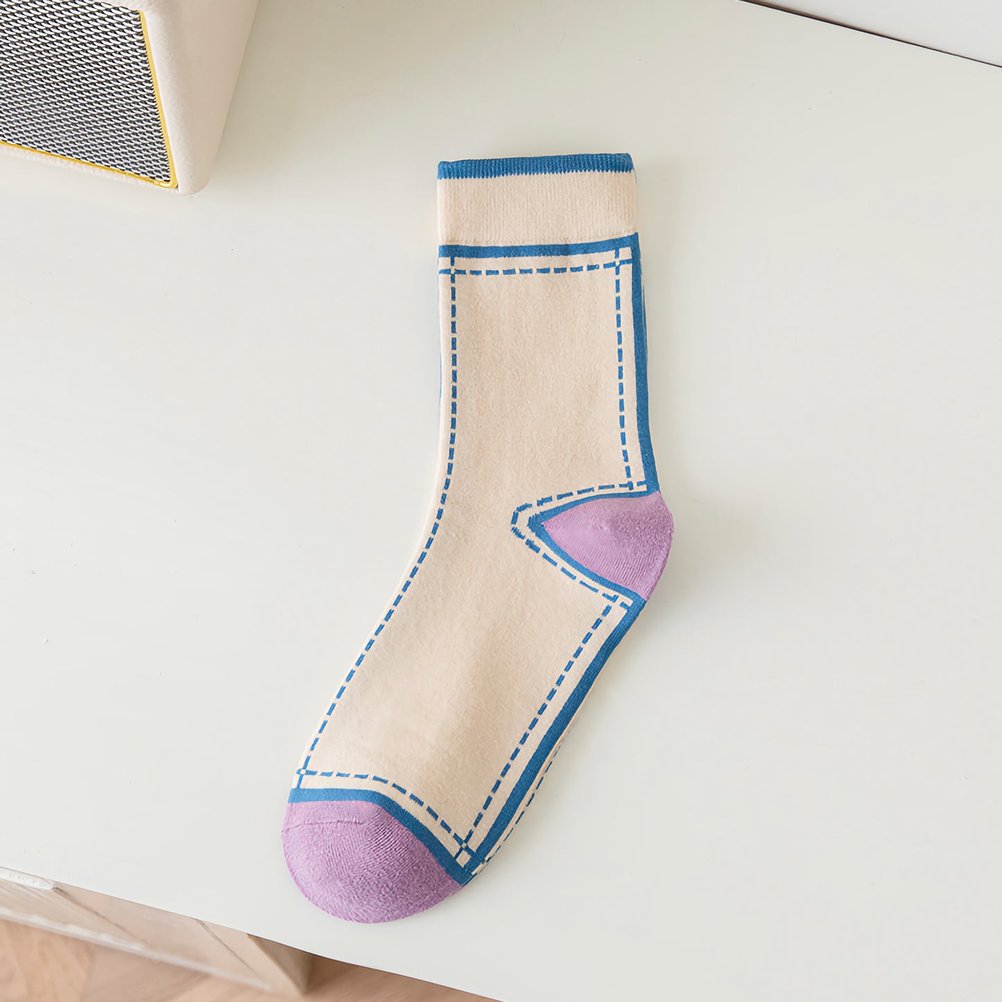 2-Pack Fashionable Women's Cotton Socks: Color-Blocked Heel Elegance