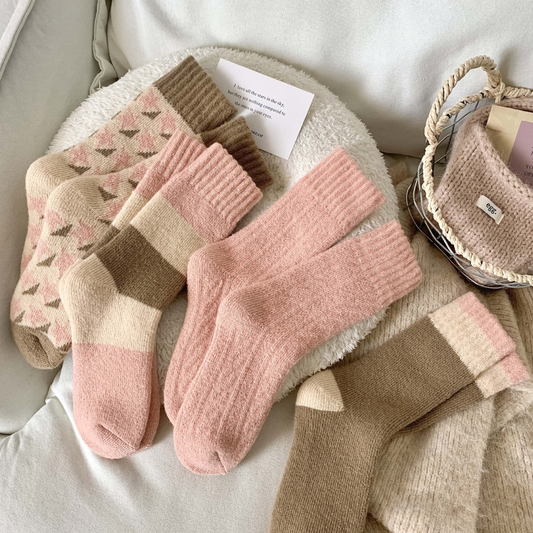 2-Pack Women's Thick Wool Socks for Winter - Cozy Pink Warmth