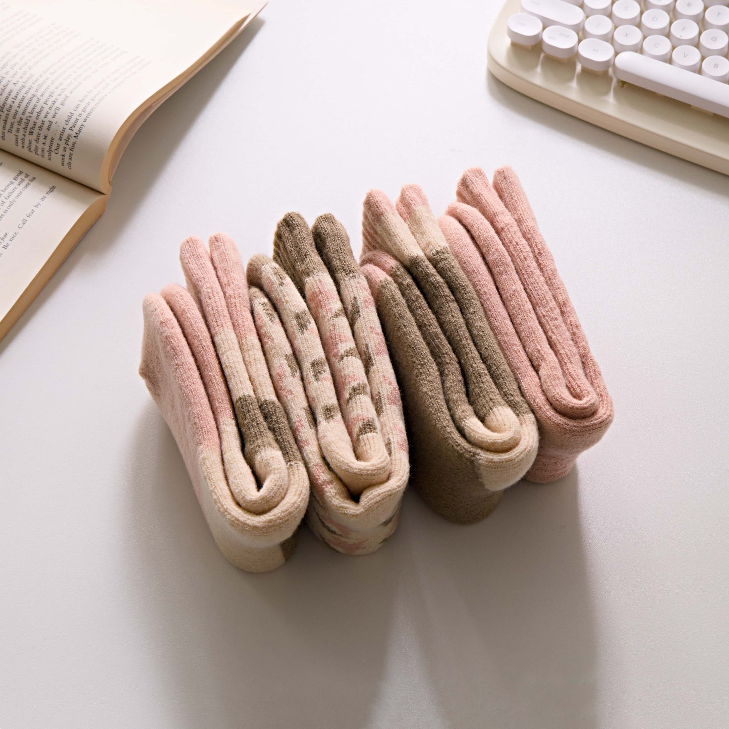 2-Pack Women's Thick Wool Socks for Winter - Cozy Pink Warmth