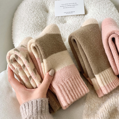 2-Pack Women's Thick Wool Socks for Winter - Cozy Pink Warmth