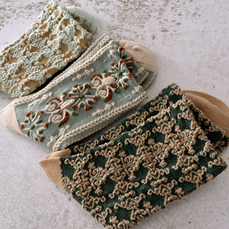 5-Pack Green Floral Socks: Vintage Knitted Crew Coziness for Women