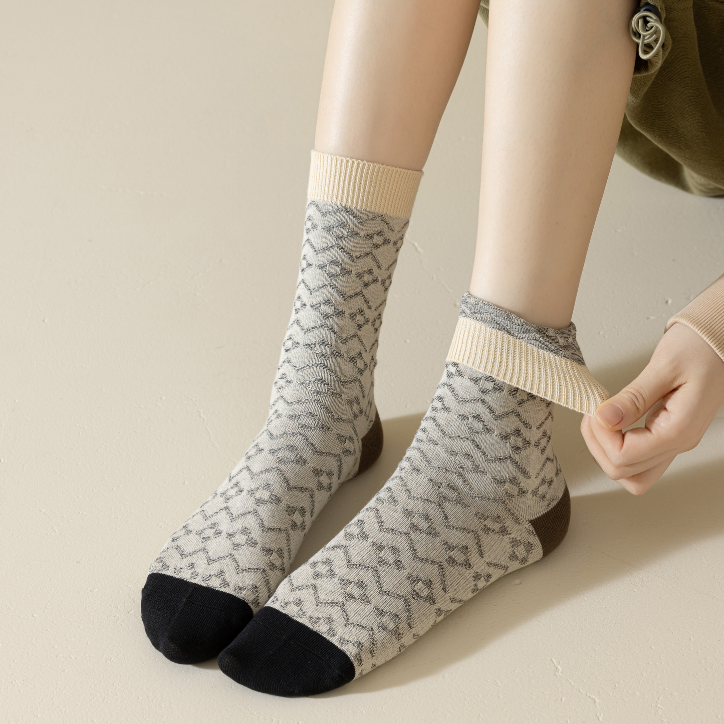 2-Pack Egypt-Inspired Crew Socks – Chic & Comfy Style