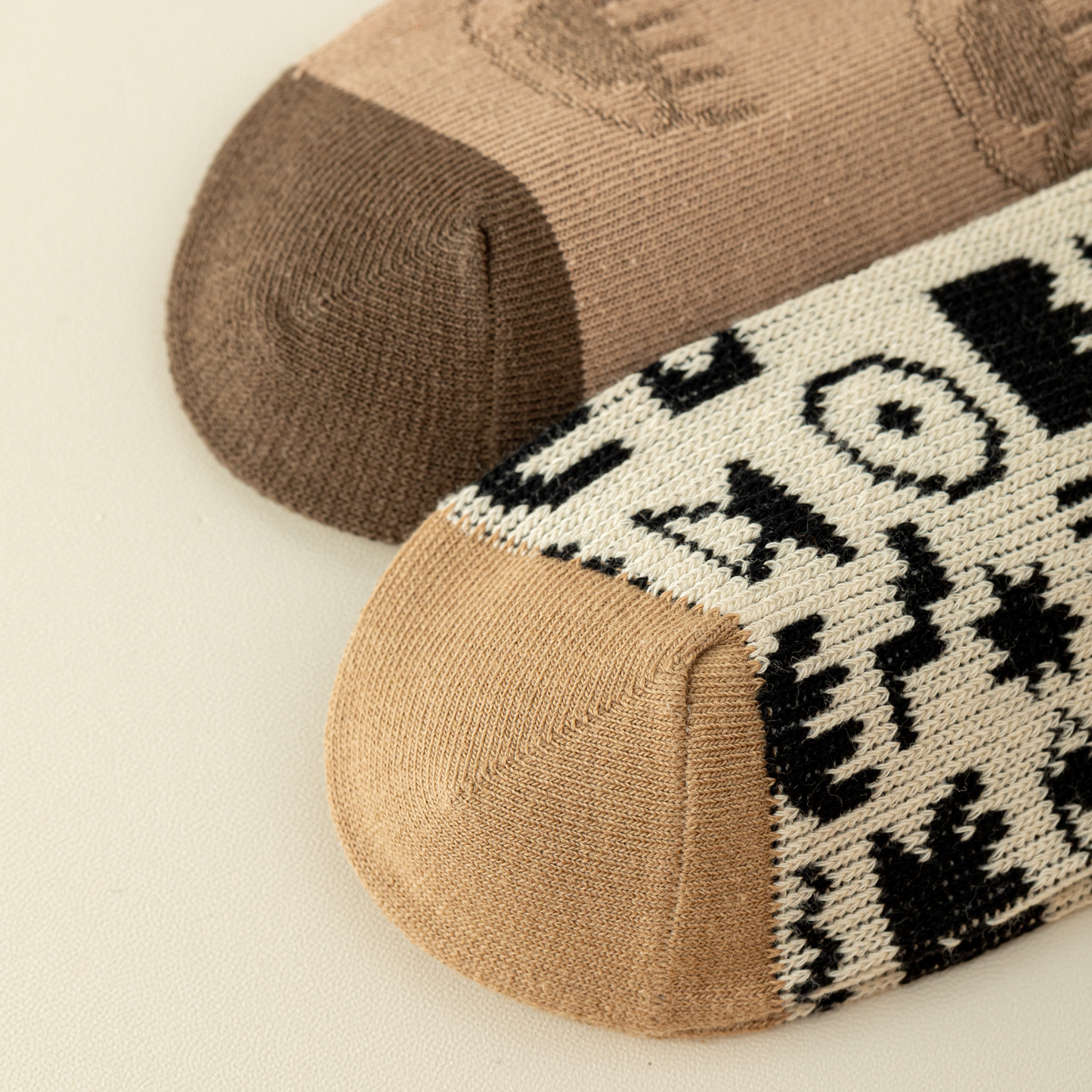 2-Pack Egypt-Inspired Crew Socks – Chic & Comfy Style