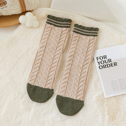 2-Pack Christmas Forest Green Cashmere Socks: Winter Wool Elegance for Women