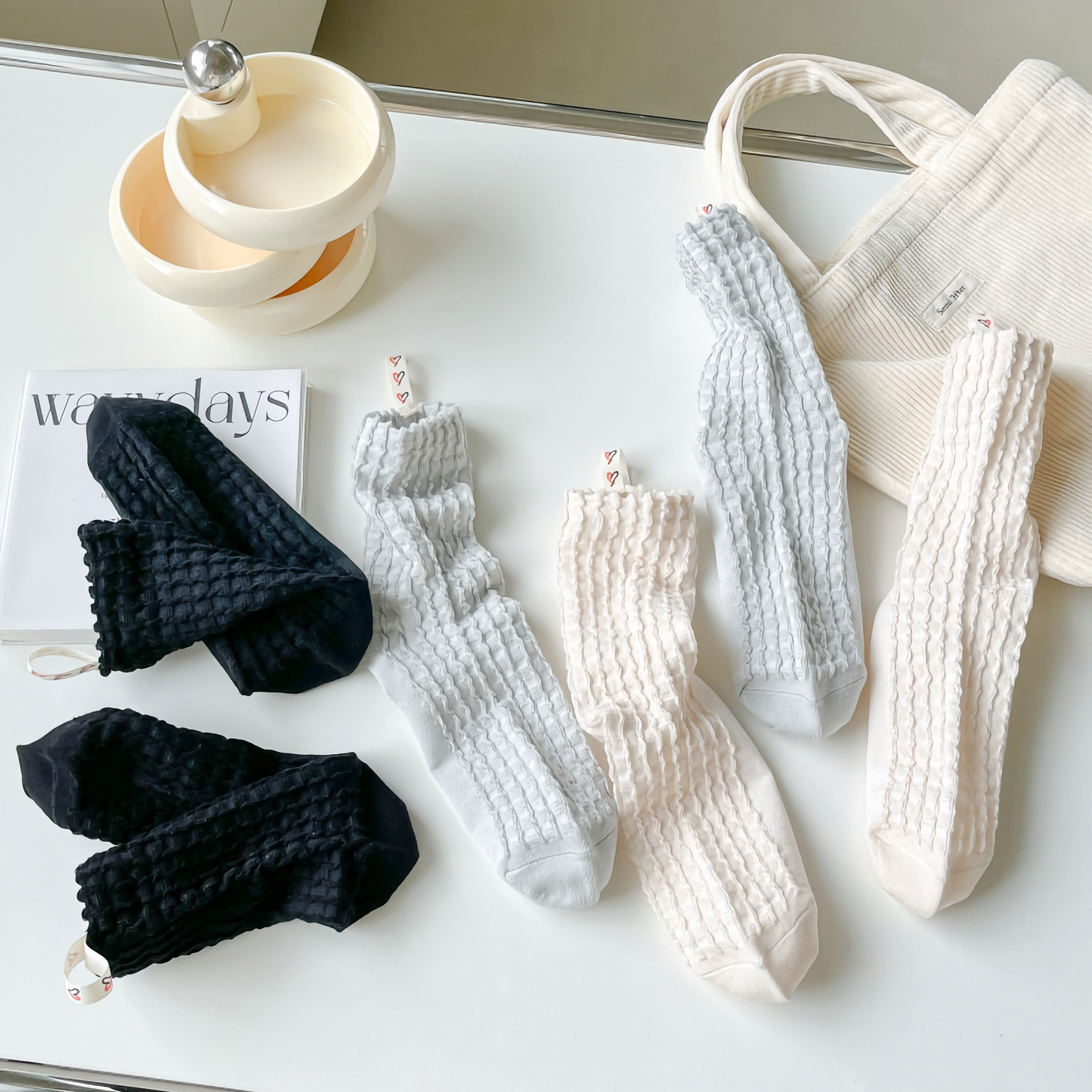 2-Pack Minimalist Solid Colour Cotton Socks with Heart Ribbon Design