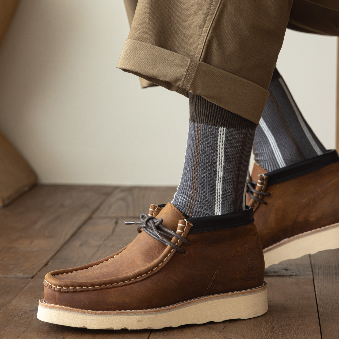 2-Pack Men's Classic Cotton Socks: Retro Elegance for Business Casual Attire