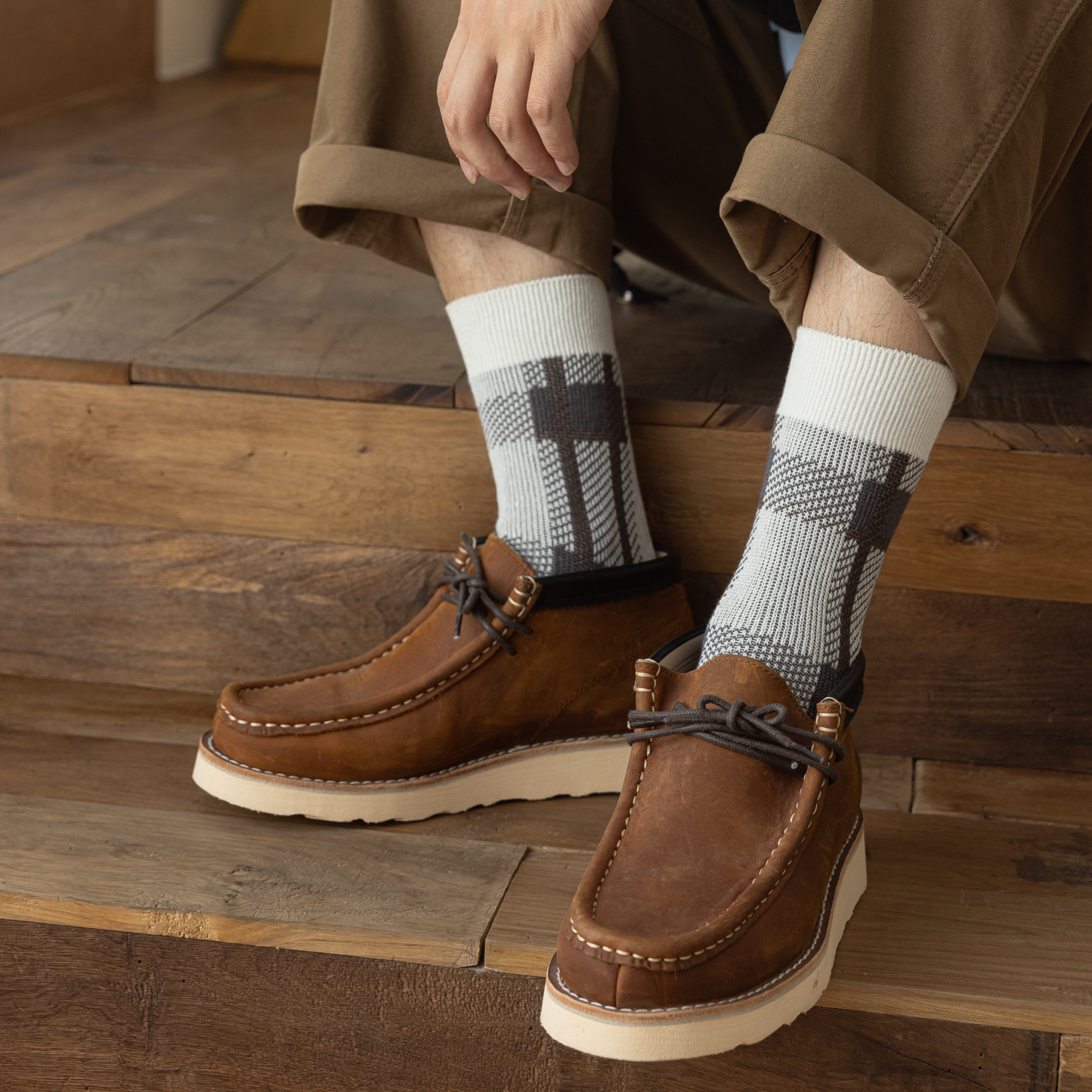 2-Pack Men's Classic Cotton Socks: Retro Elegance for Business Casual Attire