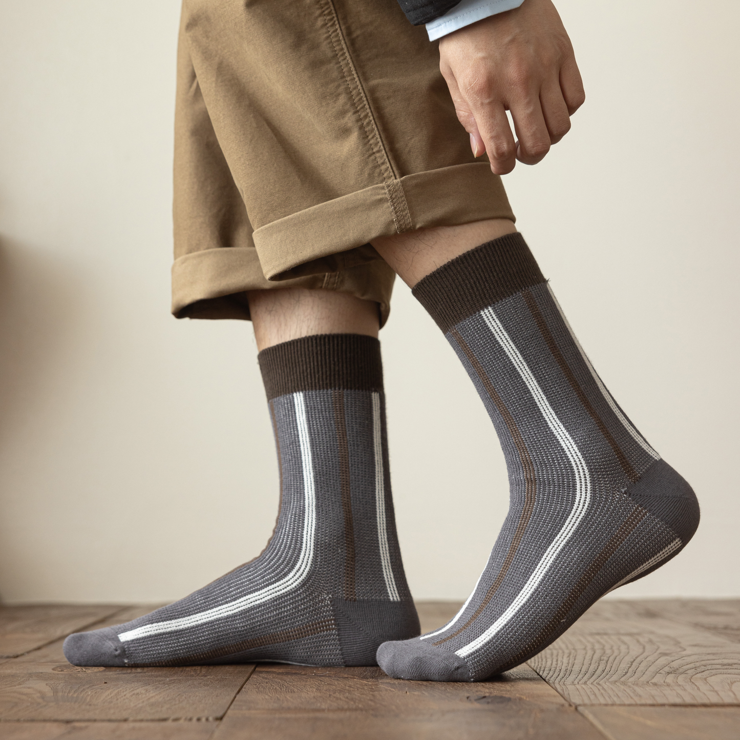 2-Pack Men's Classic Cotton Socks: Retro Elegance for Business Casual Attire